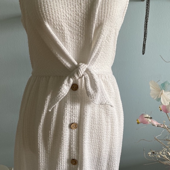 Women's Casual Dresses Summer Tank Dresses sleeveless white colour V-neck - Picture 7 of 8